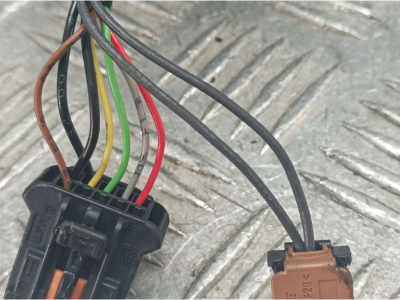 Recambio de retrovisor derecho para peugeot 308 active referencia OEM IAM 1611508580  ELECTRICO