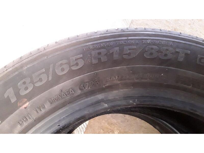 Recambio de neumatico pareja para neumaticos reutilizados - referencia OEM IAM 185651588T KUMHO 185/65/15/88T