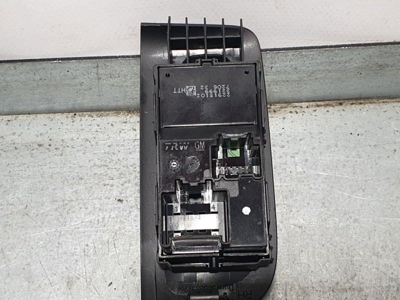 Recambio de mando elevalunas delantero derecho para opel zafira tourer excellence referencia OEM IAM 2915102  