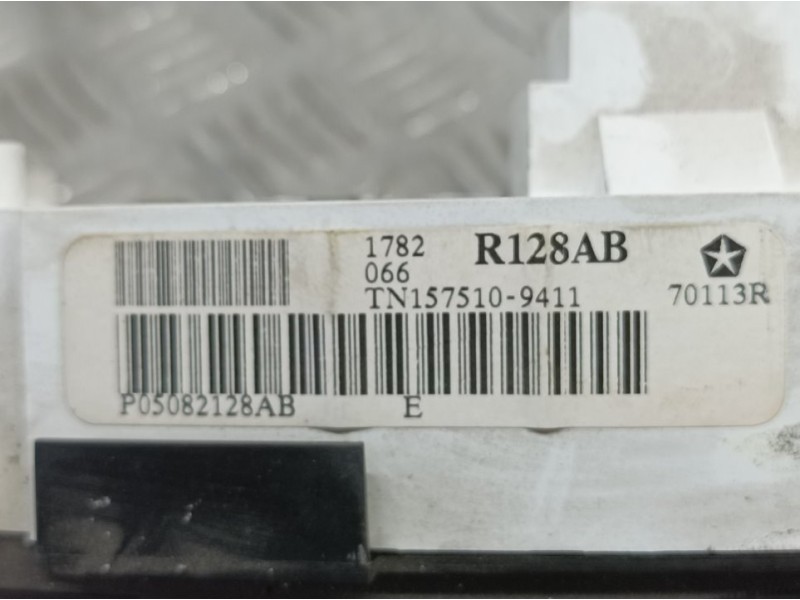 Recambio de cuadro instrumentos para chrysler voyager (gs) 2.4 referencia OEM IAM R128AB TN1575109411 