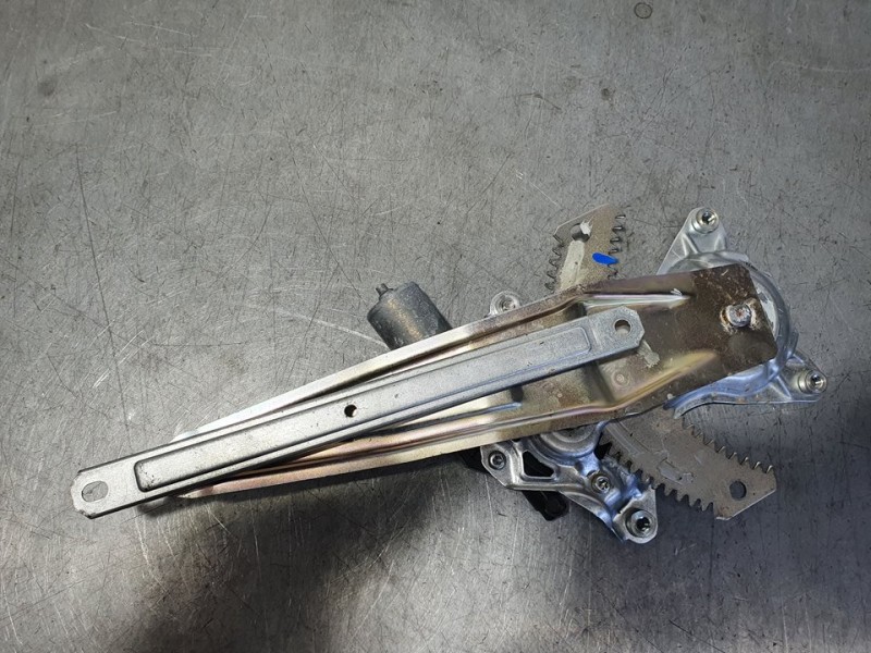 Recambio de elevalunas trasero derecho para mitsubishi space star 120 kaiteki referencia OEM IAM SIN REF  ELECTRICO 2 PINES