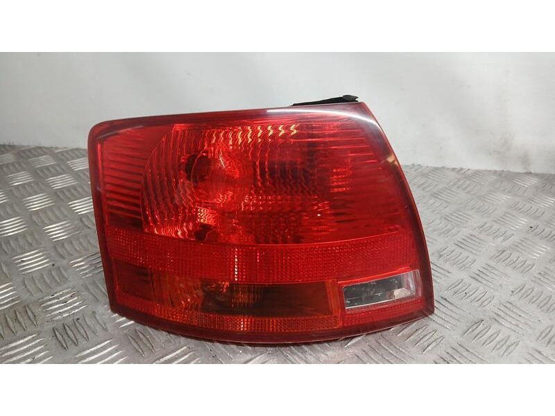 Recambio de piloto trasero izquierdo para audi a4 avant (8e) 2.0 tdi referencia OEM IAM 8E9945095E  