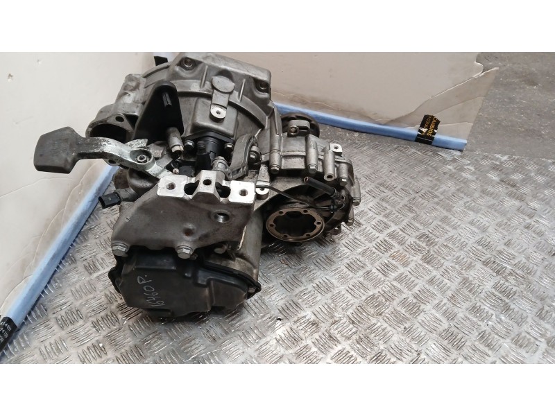 Recambio de caja cambios para volkswagen golf vi (5k1) 1.6 tdi referencia OEM IAM LUB 300511 5VELOCIDADES