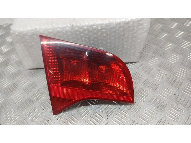 Recambio de piloto trasero izquierdo para audi a4 avant (8e) 2.0 tdi referencia OEM IAM 8E9945093  