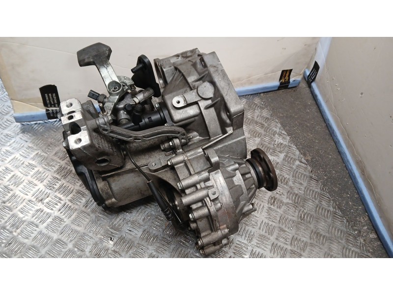 Recambio de caja cambios para volkswagen golf vi (5k1) 1.6 tdi referencia OEM IAM LUB 300511 5VELOCIDADES