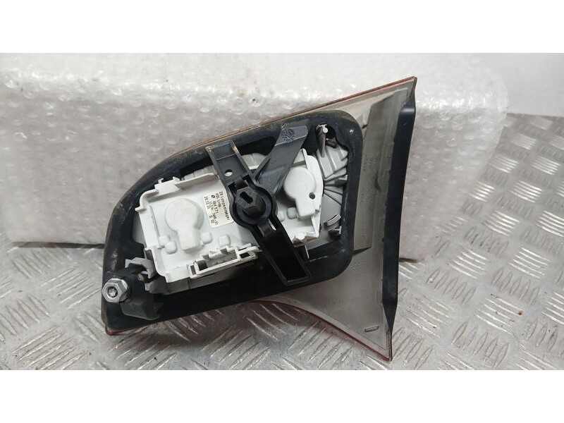 Recambio de piloto trasero izquierdo para audi a4 avant (8e) 2.0 tdi referencia OEM IAM 8E9945093  