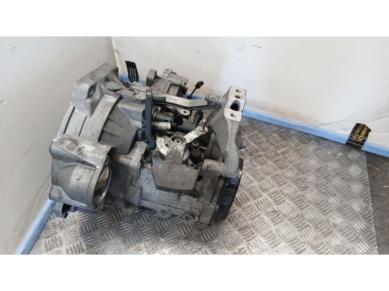 Recambio de caja cambios para volkswagen golf vi (5k1) 1.6 tdi referencia OEM IAM LUB 300511 5VELOCIDADES