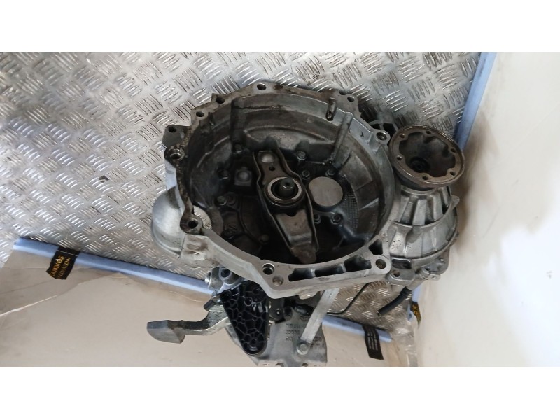 Recambio de caja cambios para volkswagen golf vi (5k1) 1.6 tdi referencia OEM IAM LUB 300511 5VELOCIDADES