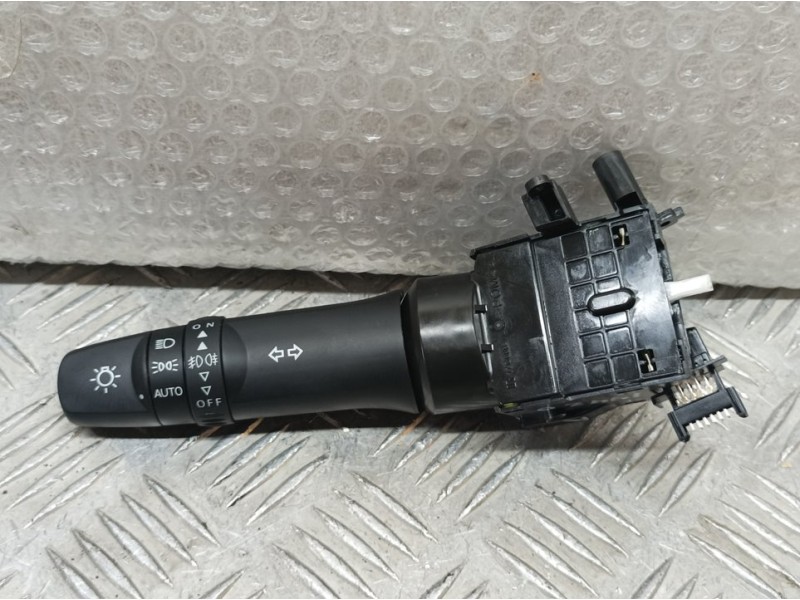 Recambio de mando luces para mitsubishi space star 120 kaiteki referencia OEM IAM 8614A273  