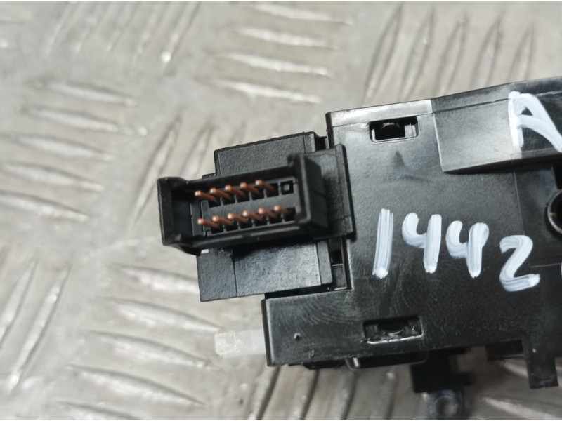 Recambio de mando luces para mitsubishi space star 120 kaiteki referencia OEM IAM 8614A273  