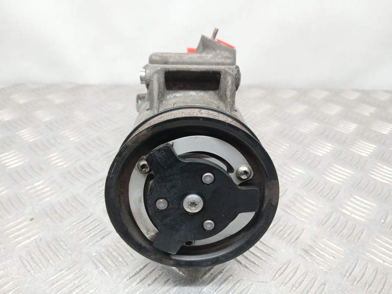 Recambio de compresor aire acondicionado para volkswagen golf vi (5k1) 1.6 tdi referencia OEM IAM 5N0820803E DELPHI 01140562