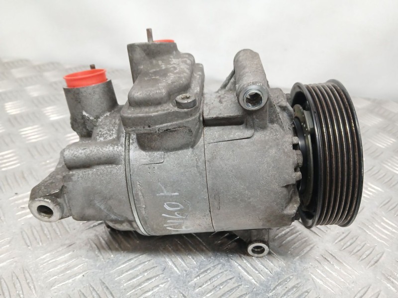 Recambio de compresor aire acondicionado para volkswagen golf vi (5k1) 1.6 tdi referencia OEM IAM 5N0820803E DELPHI 01140562