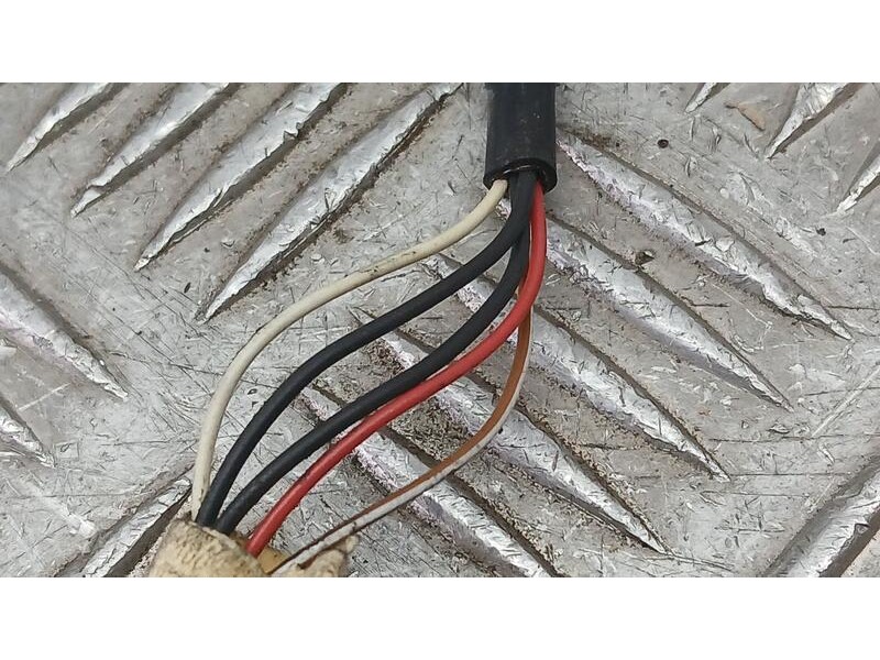 Recambio de retrovisor izquierdo para audi a4 avant (8e) 2.0 tdi referencia OEM IAM 8E1858531AA ELECTRICO 5 CABLES ROZADO 