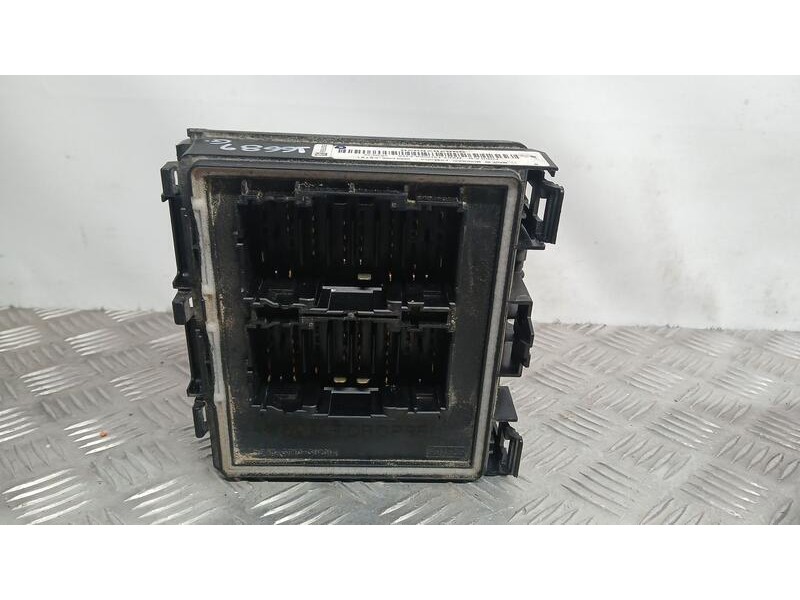 Recambio de caja reles / fusibles para ford focus iv (hn) 1.0 ecoboost referencia OEM IAM NX6T14D068EHA  