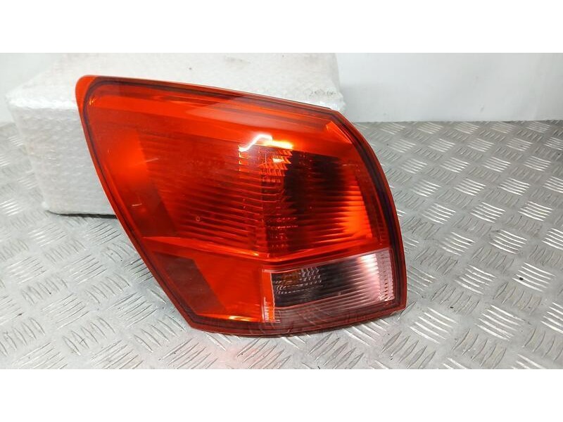 Recambio de piloto trasero izquierdo para nissan qashqai (j10) acenta referencia OEM IAM 26555EY00A  