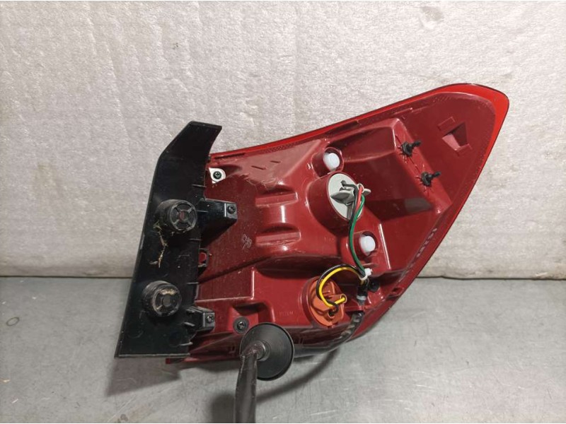 Recambio de piloto trasero izquierdo para kia rio (yb) attract referencia OEM IAM 92401H8  EXTERIOR