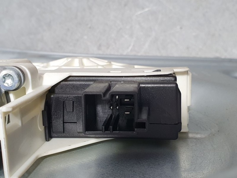 Recambio de elevalunas trasero derecho para skoda yeti experience referencia OEM IAM 5L0839402A 9125600101 BROSE ELECTRICO 6 PIN