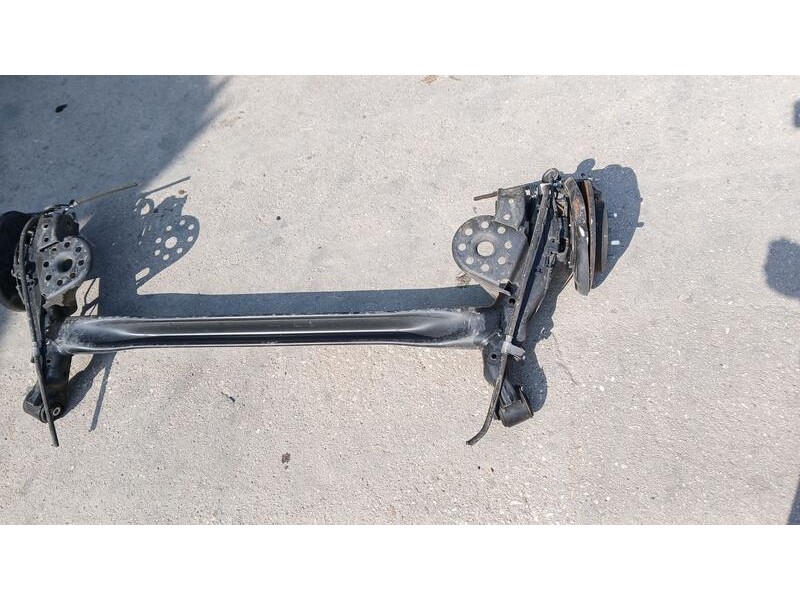 Recambio de puente trasero para kia rio (yb) attract referencia OEM IAM 55100H8110 DISCO 4 TORN C/ABS 