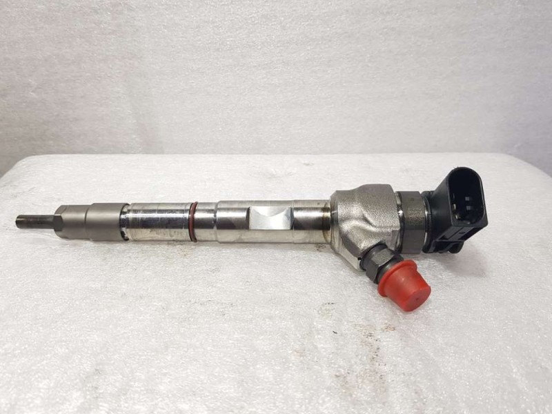 Recambio de inyector para volkswagen t-roc bluemotion referencia OEM IAM 05L130277E 0445110835 BOSCH