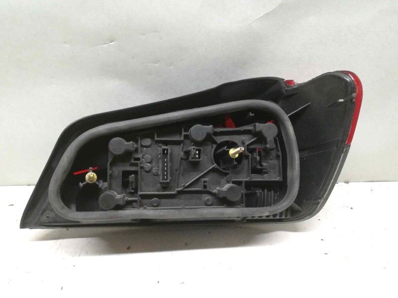 Recambio de piloto trasero izquierdo para peugeot 306 berlina 3/4/5 puertas (s2) básico referencia OEM IAM   