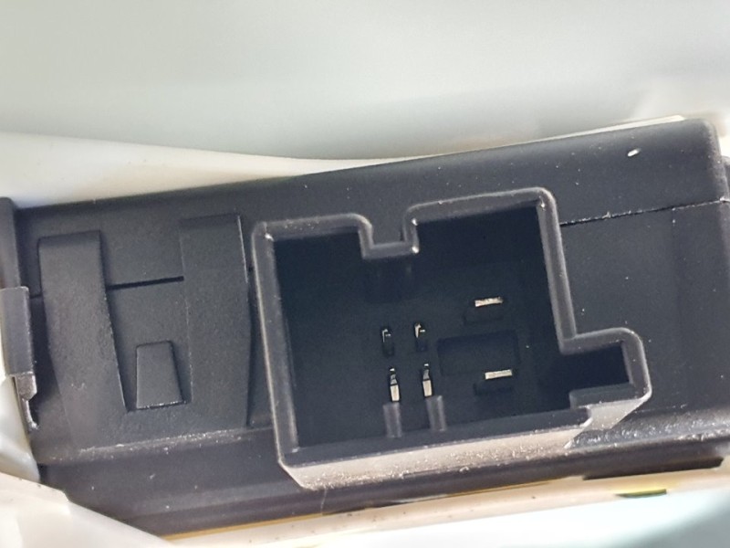 Recambio de elevalunas trasero izquierdo para skoda yeti experience referencia OEM IAM 5L0839401 914034101 BROSE ELECTRICO 6 PIN