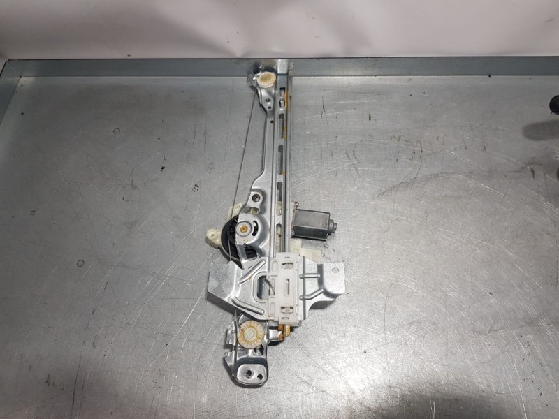 Recambio de elevalunas trasero izquierdo para peugeot 308 allure referencia OEM IAM 9826080480  ELÉCTRICO 6 PINS