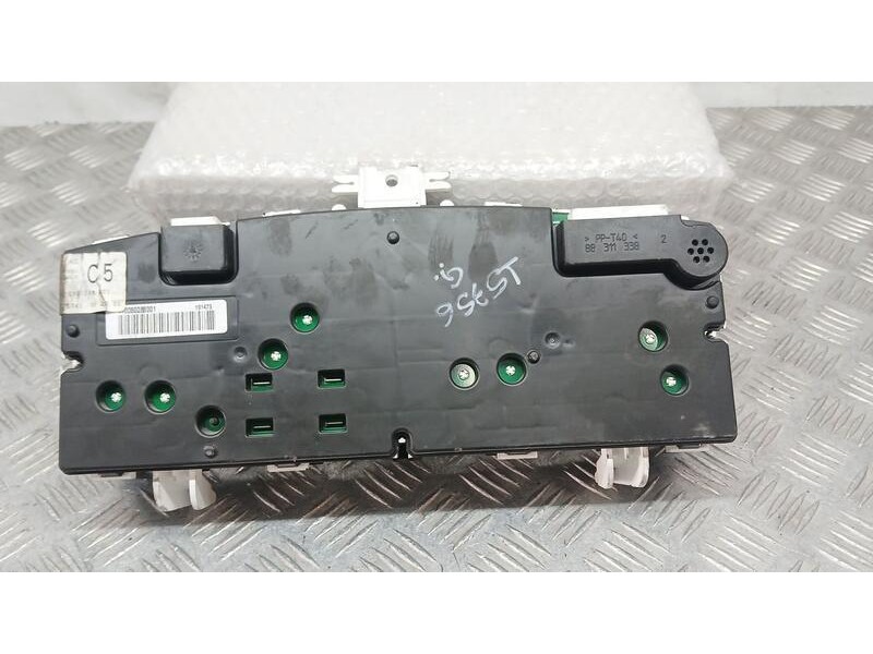 Recambio de cuadro instrumentos para toyota corolla (e12) 1.6 sol berlina 3/5 referencia OEM IAM 8380002C50  