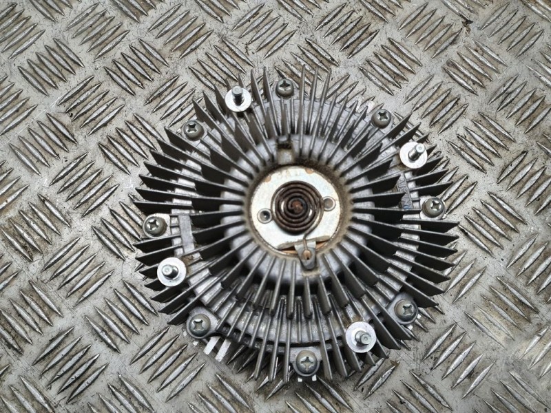 Recambio de ventilador viscoso motor para toyota land cruiser (j15) basis referencia OEM IAM 1621030010  