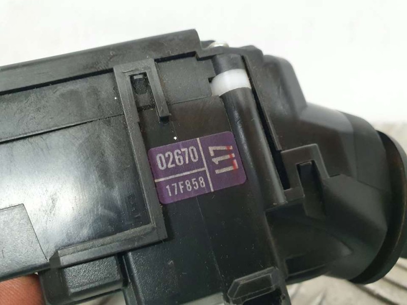 Recambio de mando limpia para toyota auris active referencia OEM IAM 0267017F858  