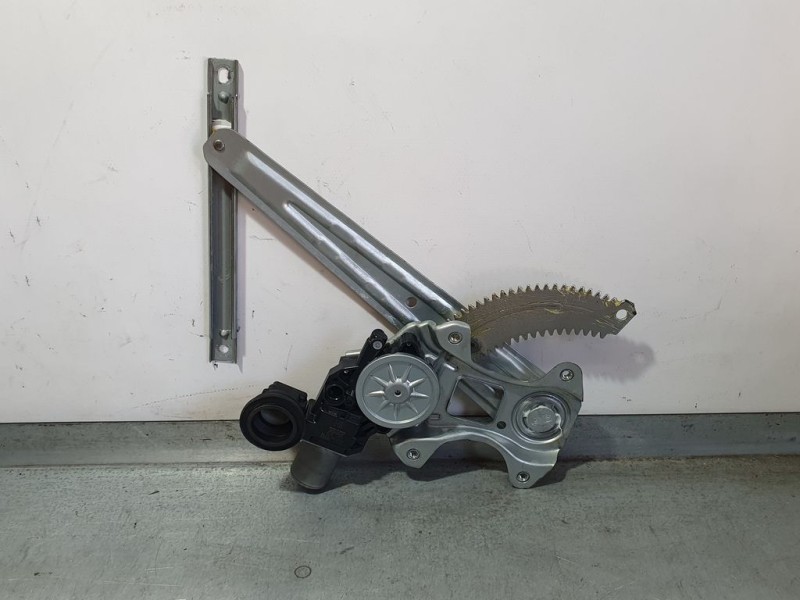 Recambio de elevalunas trasero derecho para nissan micra v (k14) acenta referencia OEM IAM 827205FA0A 2 PINS ELECTRICO