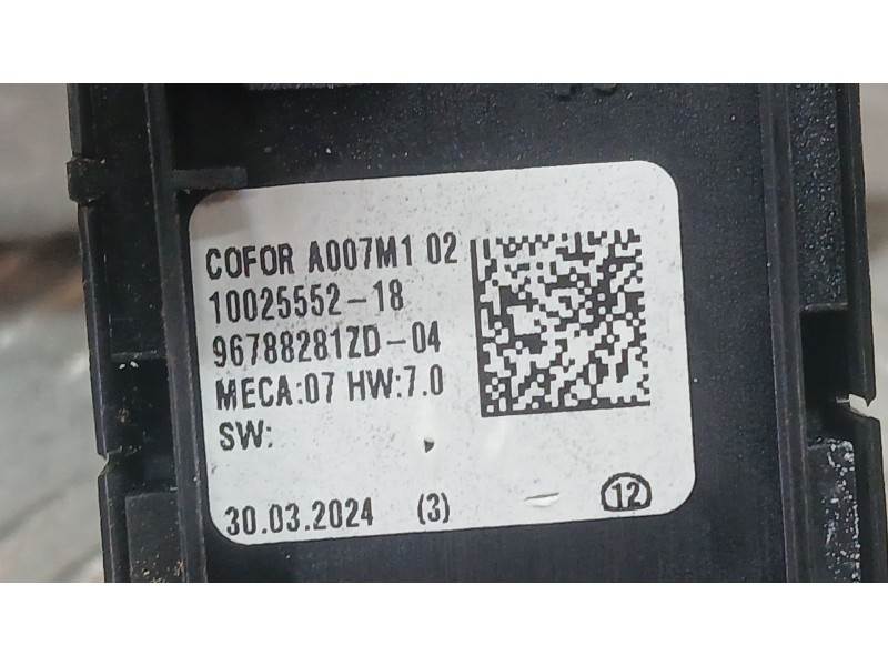 Recambio de mando elevalunas delantero izquierdo para peugeot 208 ii (ub_, up_, uw_, uj_) 1.2 puretech 100 referencia OEM IAM 96