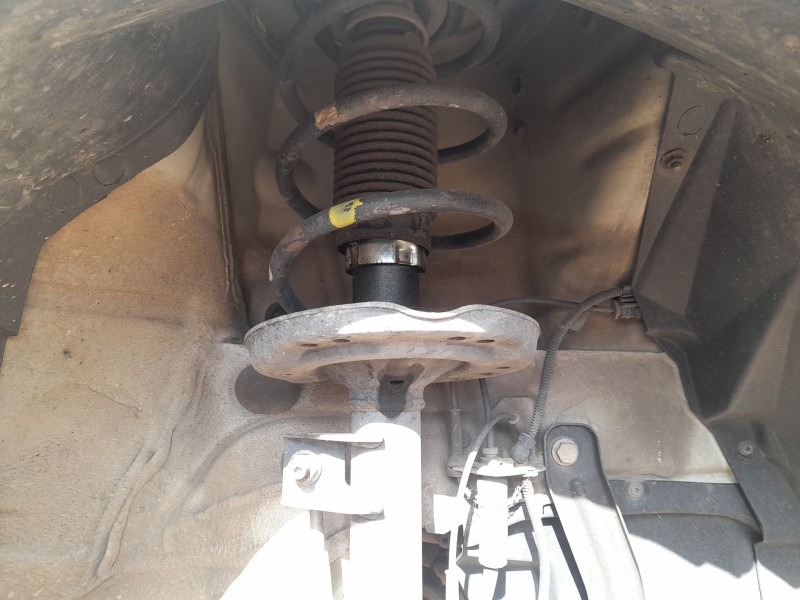 Recambio de amortiguador delantero derecho para ford ka (ru8) 1.2 referencia OEM IAM 1753048  