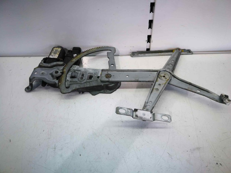 Recambio de elevalunas delantero derecho para opel corsa c 1.2 16v cat (z 12 xe / lw4) referencia OEM IAM 13173074  6 PINS
