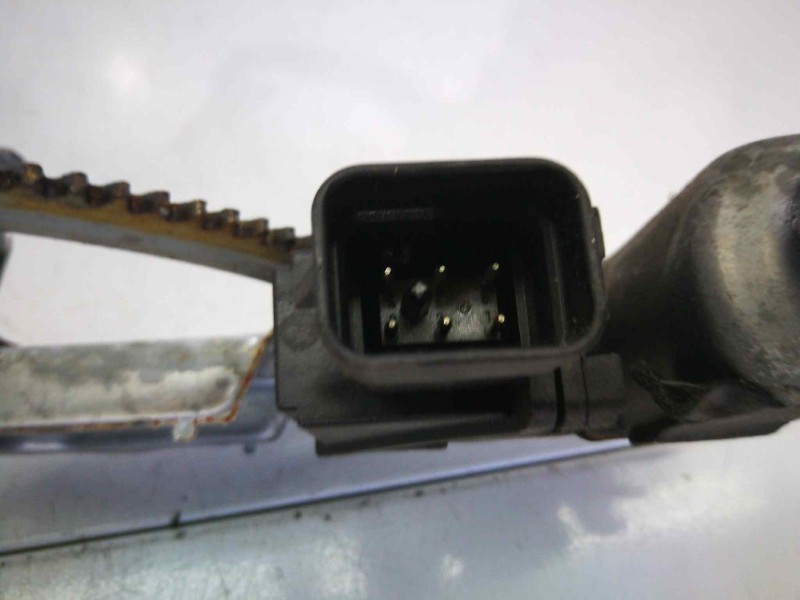 Recambio de elevalunas delantero derecho para opel corsa c 1.2 16v cat (z 12 xe / lw4) referencia OEM IAM 13173074  6 PINS