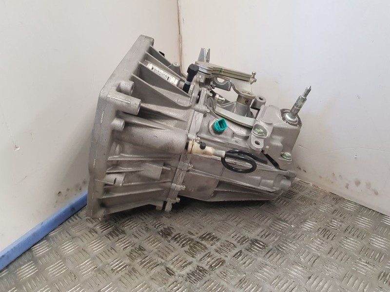 Recambio de caja cambios para nissan juke (f15) acenta referencia OEM IAM TL4143 S125526 6VELOCIDADES