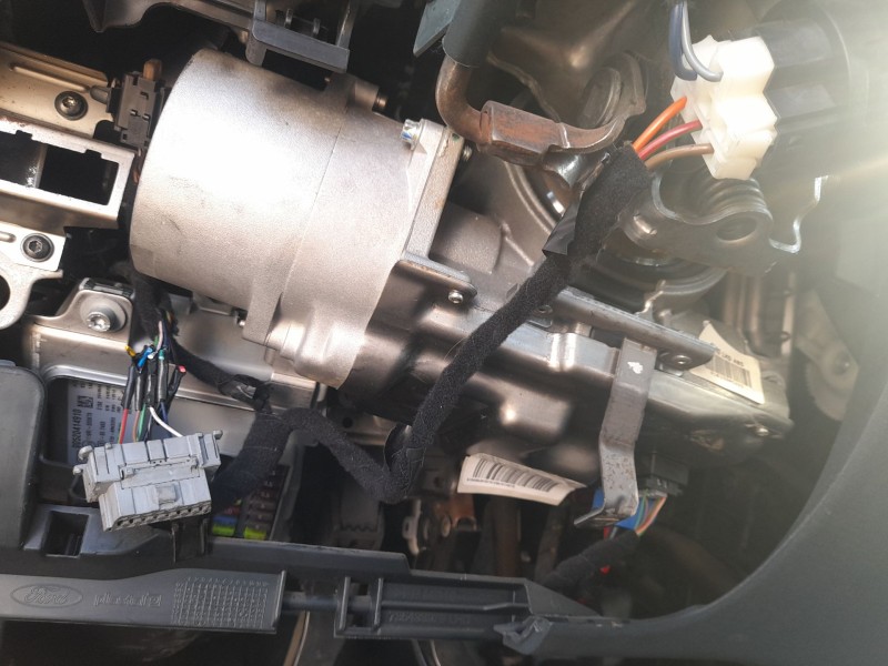 Recambio de columna direccion para ford ka (ru8) 1.2 referencia OEM IAM 1693180  1796271