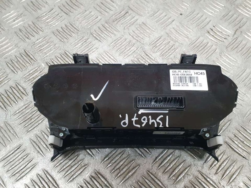 Recambio de mando climatizador para hyundai i20 active klass active bluedrive referencia OEM IAM 97250C8450 EC200ALERA 
