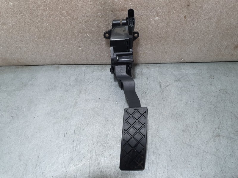 Recambio de potenciometro pedal para skoda fabia active referencia OEM IAM 6C1723503D 0280755335 BOSCH