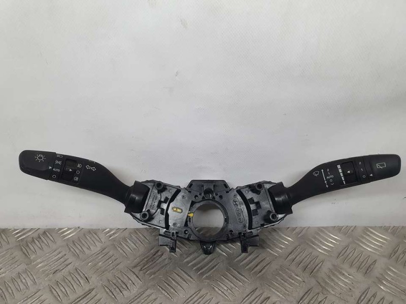 Recambio de mando luces y limpia para hyundai i20 active klass active bluedrive referencia OEM IAM 93403C8961  