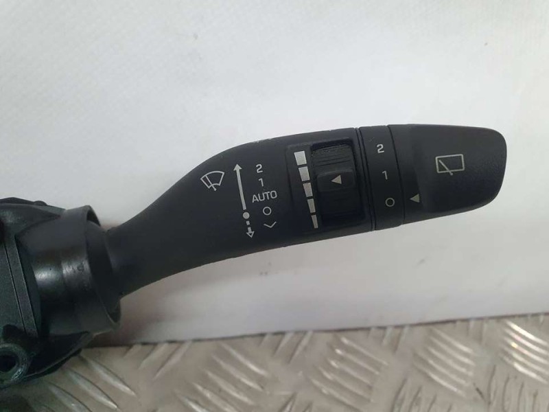 Recambio de mando luces y limpia para hyundai i20 active klass active bluedrive referencia OEM IAM 93403C8961  