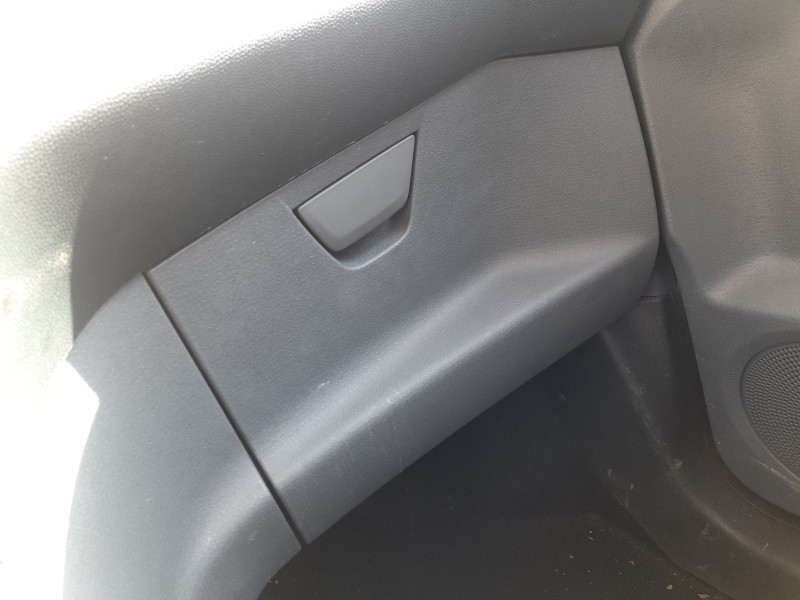 Recambio de guantera para ford ka (ru8) 1.2 referencia OEM IAM 1568243  1568258