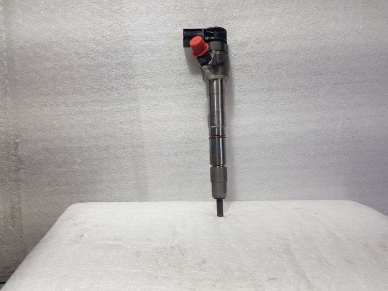 Recambio de inyector para volkswagen t-roc bluemotion referencia OEM IAM 05L130277E 0445110835 BOSCH