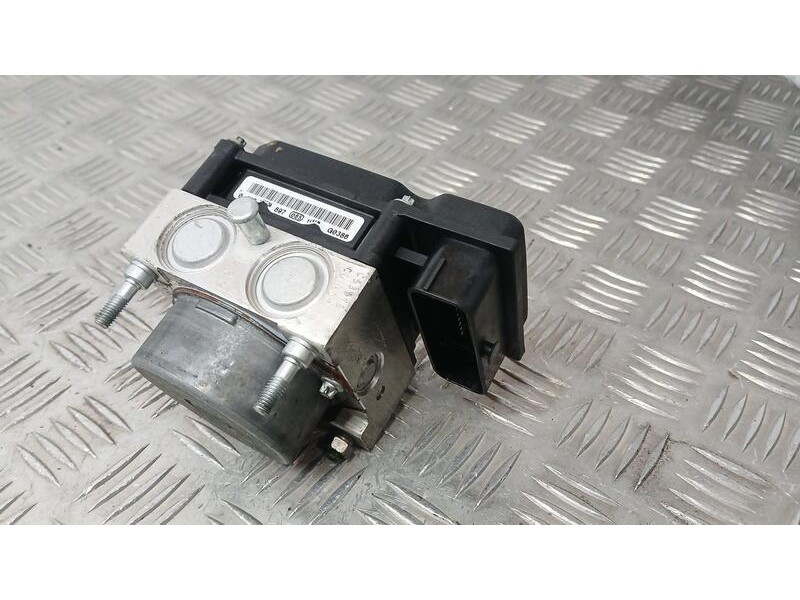 Recambio de abs para dacia duster ambiance 4x4 referencia OEM IAM 8200806980  0265232386