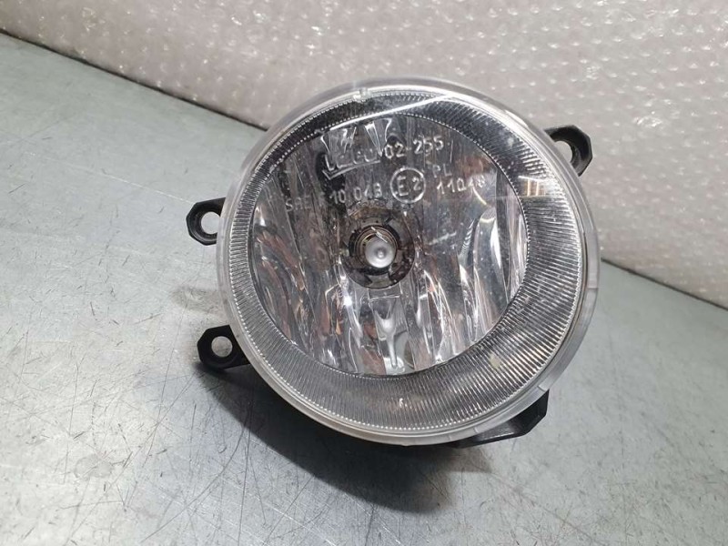 Recambio de faro antiniebla derecho para toyota yaris active referencia OEM IAM 8121002110 90008490 VALEO PATA ROTA