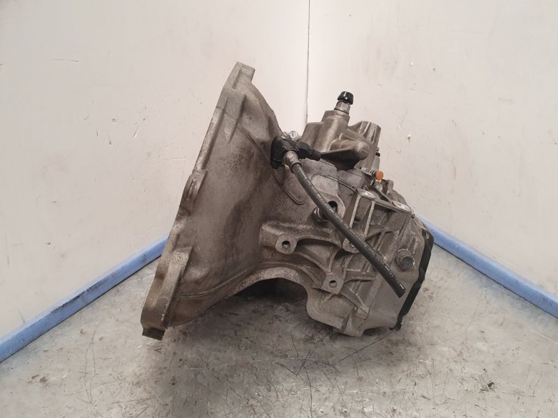 Recambio de caja cambios para opel corsa e selective referencia OEM IAM BFFS394 A1610085 5VELOCIDADES