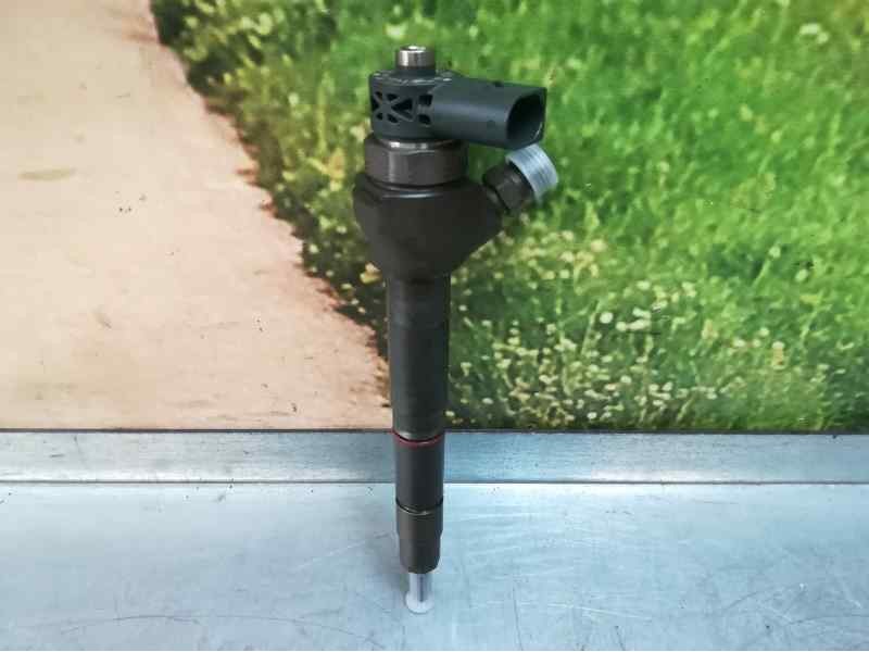 Recambio de inyector para audi q3 (8u) 2.0 tdi referencia OEM IAM 03L130277Q 0445110647 BOSCH