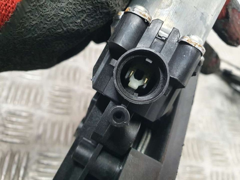 Recambio de elevalunas delantero izquierdo para citroën c1 urban ride referencia OEM IAM 698200H031  ELECTRICO 2 PINES