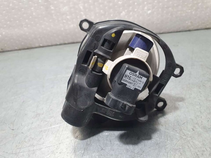 Recambio de faro antiniebla derecho para toyota yaris active referencia OEM IAM 8121002110 90008490 VALEO PATA ROTA
