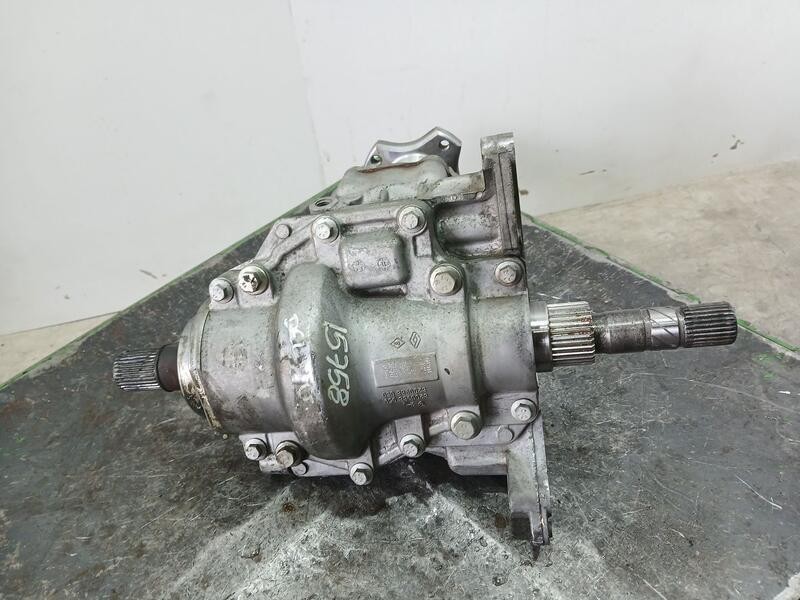 Recambio de diferencial delantero para dacia duster ambiance 4x4 referencia OEM IAM 8200988059  8200988060