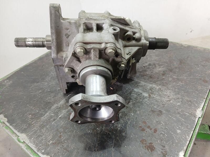 Recambio de diferencial delantero para dacia duster ambiance 4x4 referencia OEM IAM 8200988059  8200988060